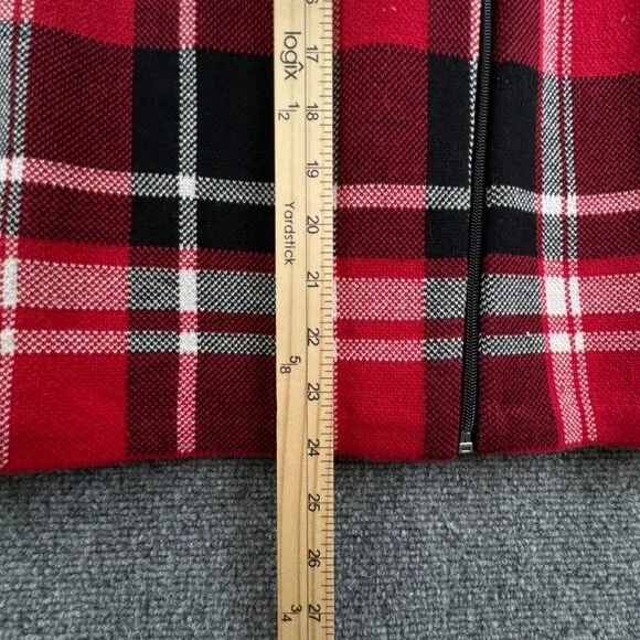 NWT Chaps Women’s Red Plaid Small Vest Zip Up Knit Heavy Warm Winter Sleeveless - Picture 3 of 11